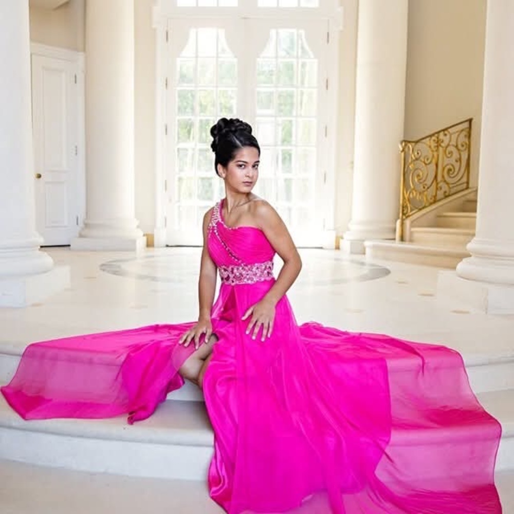 Elegant One-Shoulder Hot Pink Evening Gown